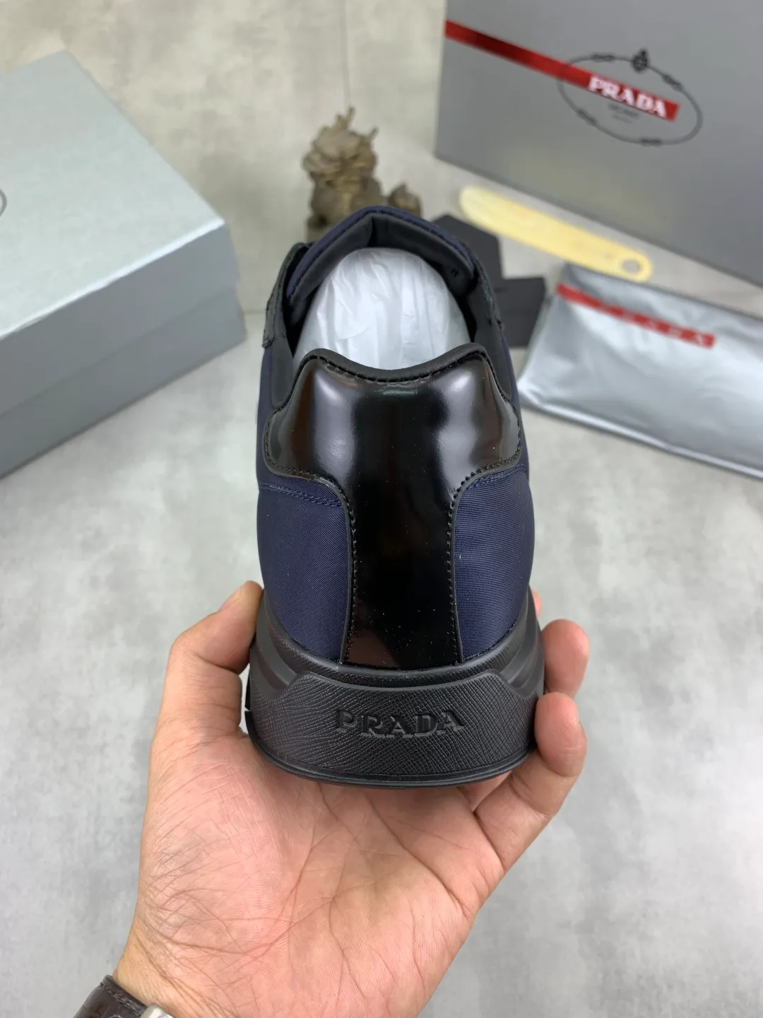 Men's shoes 💰P580💰 [New style] High version official website popular models are on the market, 🆘 The trendy brand (Prada) mainly promotes popular models, avant-garde and versatile fashionable men's shoes private version mold opening, cowhide surface splicing 1:1 replica... Fashion is simple, original imported cowhide and lining cowhide feet; the atmosphere and personality are more fashionable, eye-catching and pursuing class. It will subvert the old idea and be with you to spend time with you. A must-have for fashionistas! Must keep for yourself ! High-end comfort, high-end quality workmanship. Size: 38-45; multiple colors available.